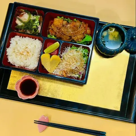 Hình ảnh Butabara kimuchi itame bento - bento thịt heo xào kim chi - set31