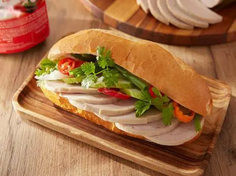 Hình ảnh Bánh mì chả lụa