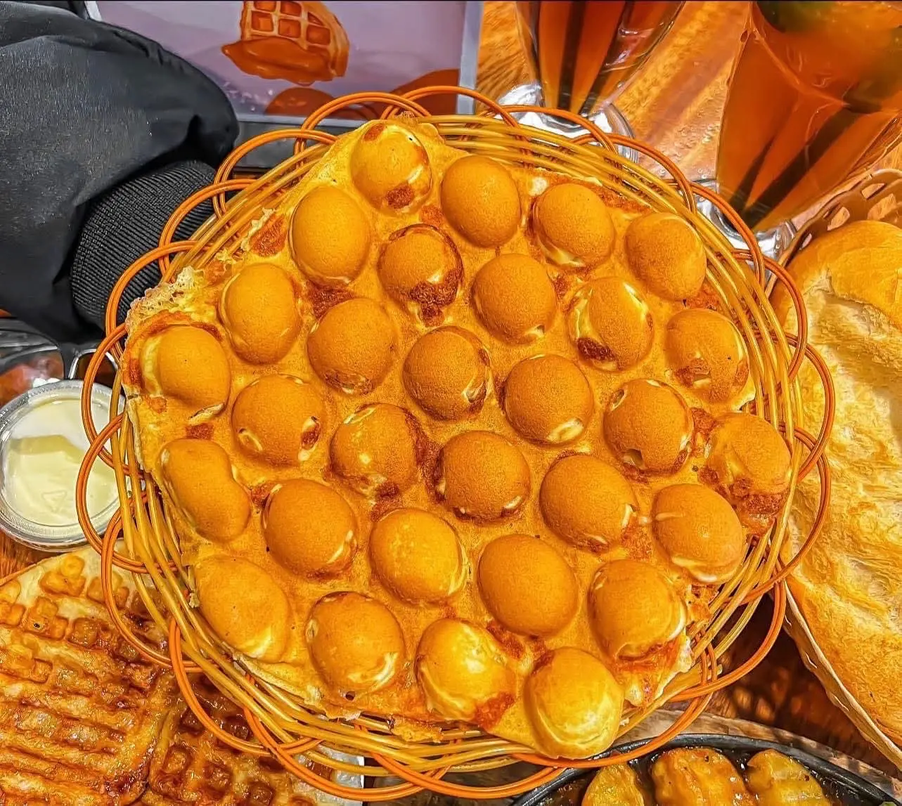 Hình ảnh Bánh trứng gà non sốt dâu