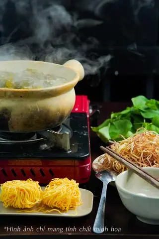 Hình ảnh Lẩu xuyên tiêu - gà H'Mông
