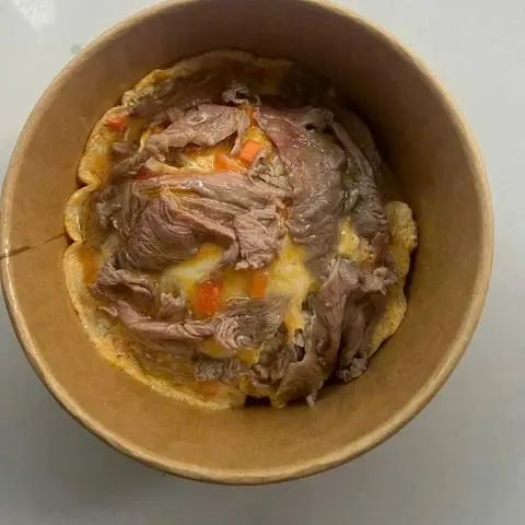 Hình ảnh Cơm bò phủ trứng