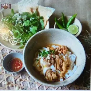 Hình ảnh Mì Quảng gà đùi