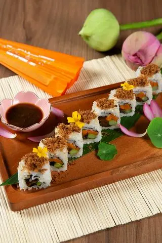 Hình ảnh Cơm cuộn nấm kho an trú - an tru poached mushrooms uramaki - ve22