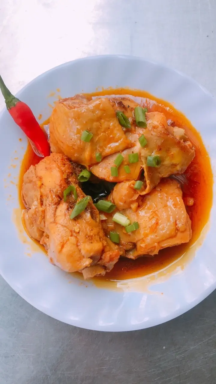 Hình ảnh Cơm gà kho gừng