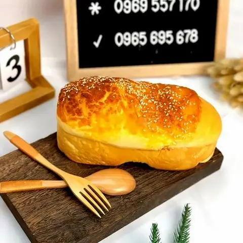 Hình ảnh Bánh mì nho dừa