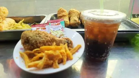 Hình ảnh Combo đùi - khoai tây lắc phô mai kèm nước coca