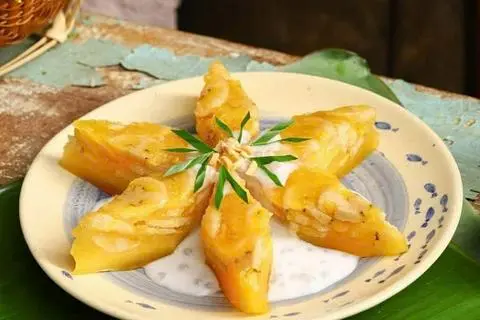 Hình ảnh BÁNH CHUỐI HẤP (HỘP ĐẦY ĐỦ 700GR)