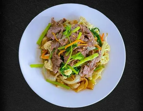 Hình ảnh Hủ tiếu mềm xào bò