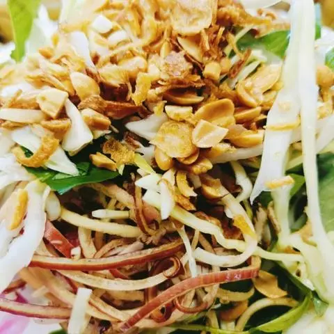 Hình ảnh Gỏi gà nửa con kèm cháo