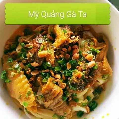 Hình ảnh Mỳ Quảng gà ta