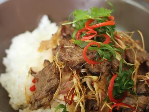 Hình ảnh Cơm bò xào sả ớt