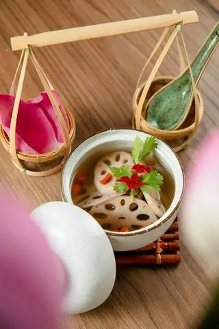 Hình ảnh Súp chay củ sen nấm - vegetarian mushroom lotus tuber soup - ve46