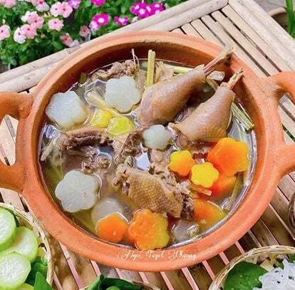 Hình ảnh Gà tre hầm xả - 1 con