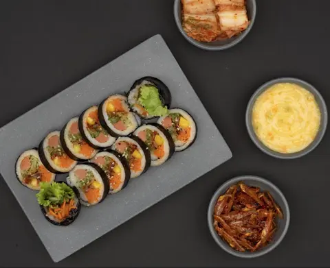 Hình ảnh Kimbab cá cơm
