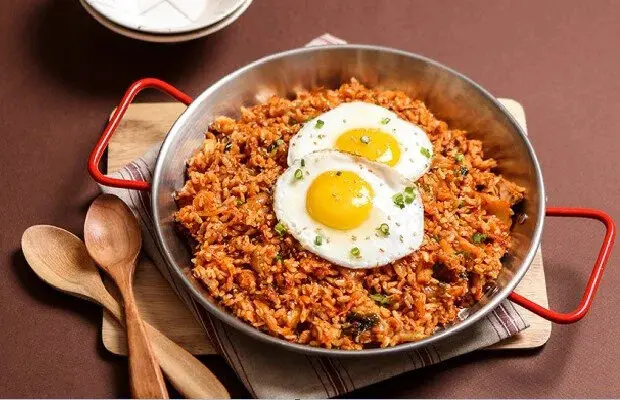 Hình ảnh Cơm chiên kim chi rong biển