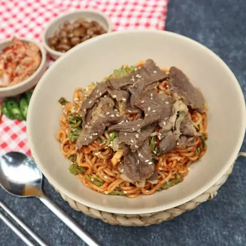 Hình ảnh Mỳ trộn cay bò xào
