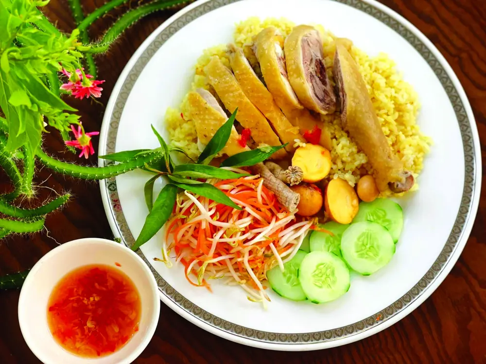 Hình ảnh Cơm gà chặt