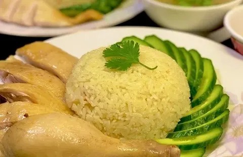 Hình ảnh Cơm đùi gà luộc Hải Nam
