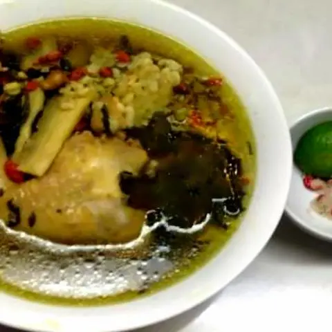 Hình ảnh Mì đùi gà - trứng lộn tần ngải cứu thuốc Bắc