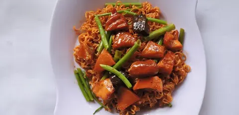 Hình ảnh Mì trộn phá lấu vị Tứ Xuyên - cay