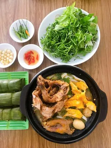 Hình ảnh Bánh canh đầu - lòng cá