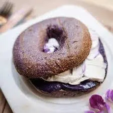 Hình ảnh Croissant bagel khoai môn - Taảo croissant bagel 