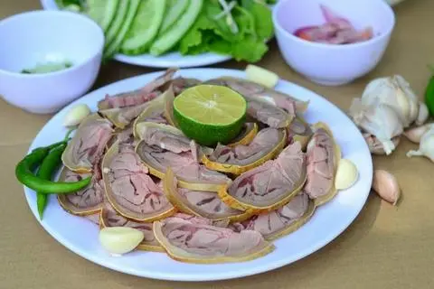 Hình ảnh Bê Thui Phần Gia Đình ( phần 7,8 người ) tặng 2 bánh đa