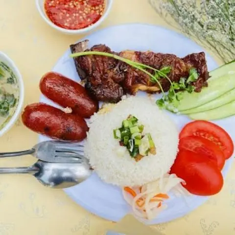 Hình ảnh Cơm tấm lạp xưởng