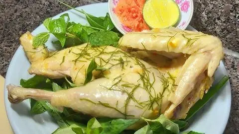 Hình ảnh Gà luộc - nửa con