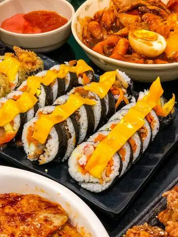 Hình ảnh Kimbap bò bulgogi