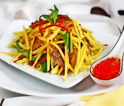 Hình ảnh Gỏi xoài khô cá chỉ vàng