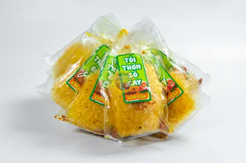 Hình ảnh Bánh tráng tỏi thơm bò cay thương hiệu