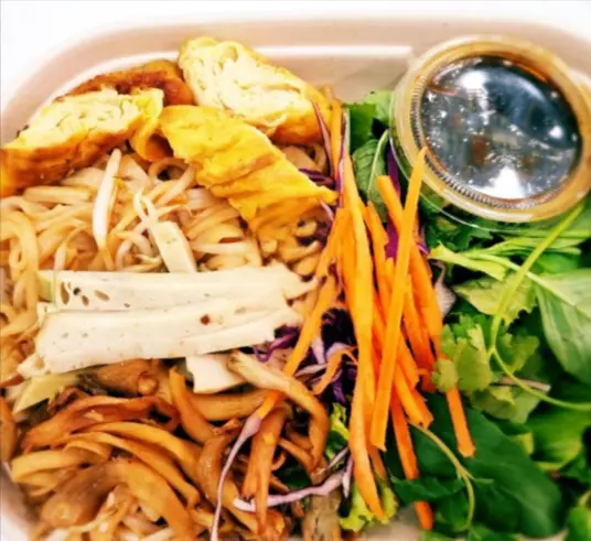 Hình ảnh Phở trộn - súp nấm