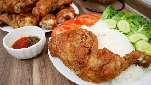Hình ảnh Cơm gà quay chảo