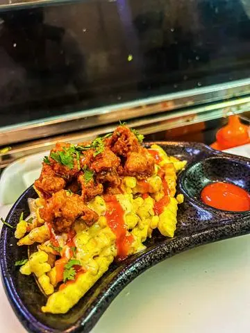 Hình ảnh Crispy chicken and cheese with fries