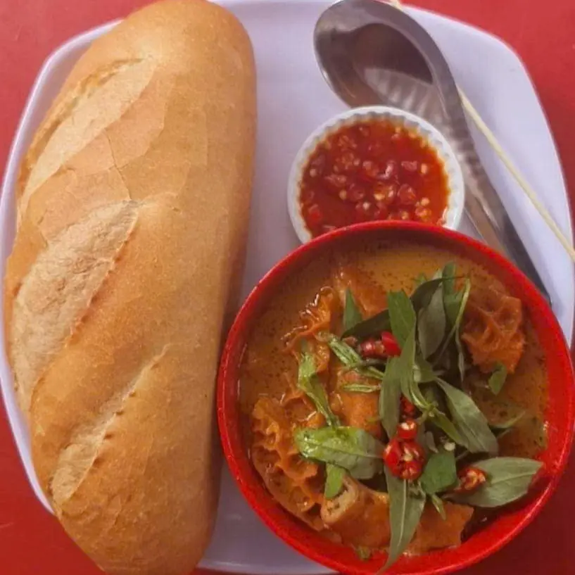 Hình ảnh Phá lấu - bánh mì