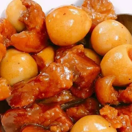 Hình ảnh Thịt kho trứng cút