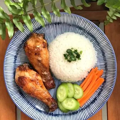 Hình ảnh Cơm tấm đùi gà rút xương nướng mật ong