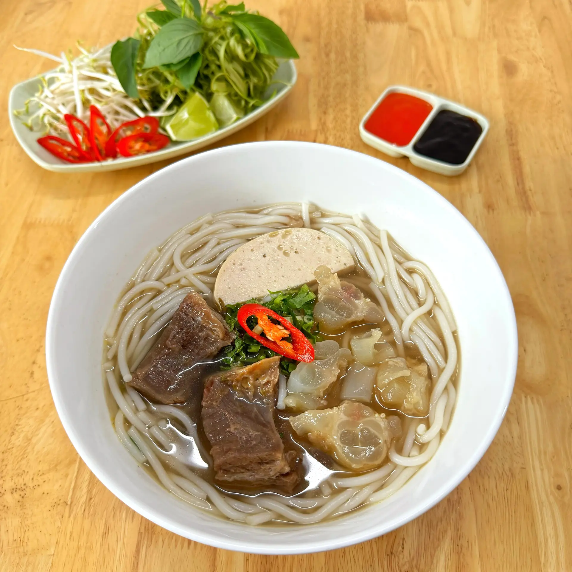 Hình ảnh Bún bò sườn gân