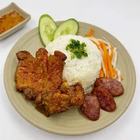 Hình ảnh Cơm sườn lạp xưởng