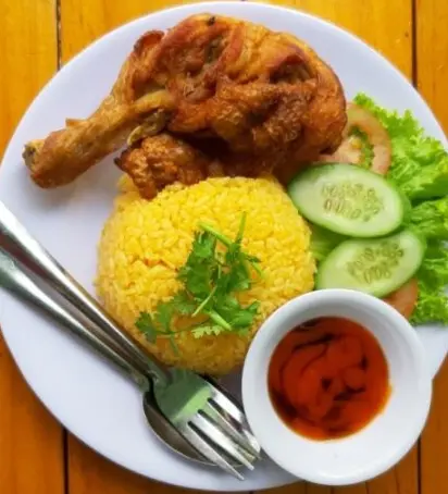 Hình ảnh Cơm gà xối mỡ