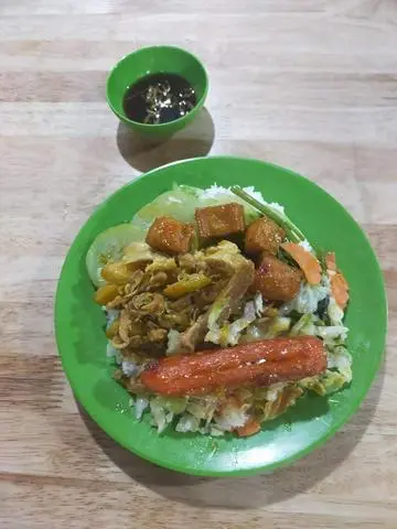 Hình ảnh Cơm thập cẩm - xúc xích