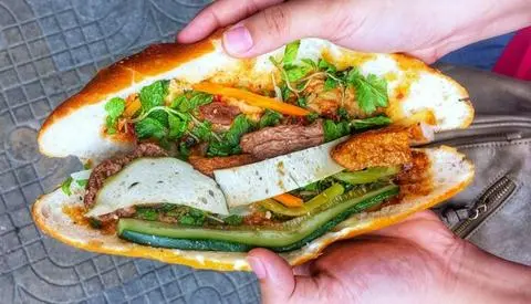 Hình ảnh Bánh mì thập cẩm chay đặc biệt