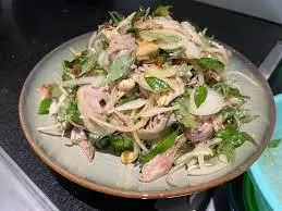 Hình ảnh Gà ta nửa con - rau gỏi