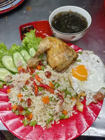 Hình ảnh Cơm đùi gà ốp la