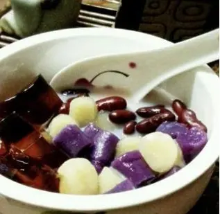 Hình ảnh Chè khoai dẻo đậu đen