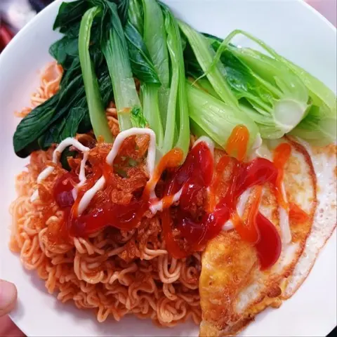 Hình ảnh Mì trộn ốp la