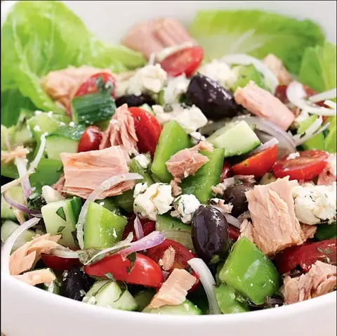 Hình ảnh Salad cá ngừ oliu
