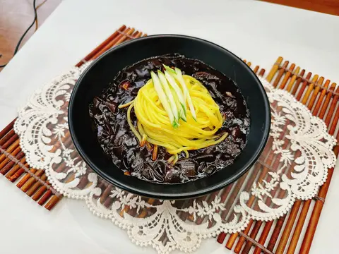 Hình ảnh Mỳ tương đen