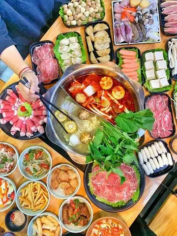 Hình ảnh Set lẩu thái tomyum 4 người Tặng kèm bò tươi mực ống